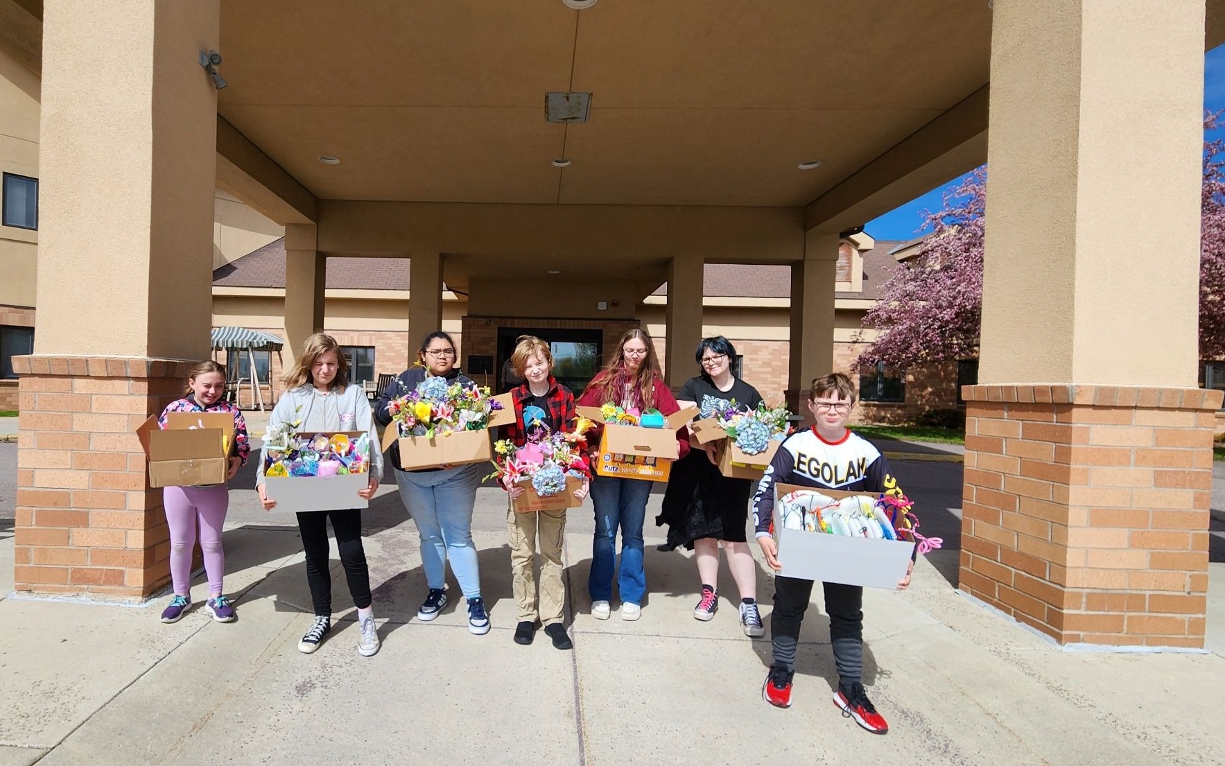 Riverbend students celebrates May Day - The Journal